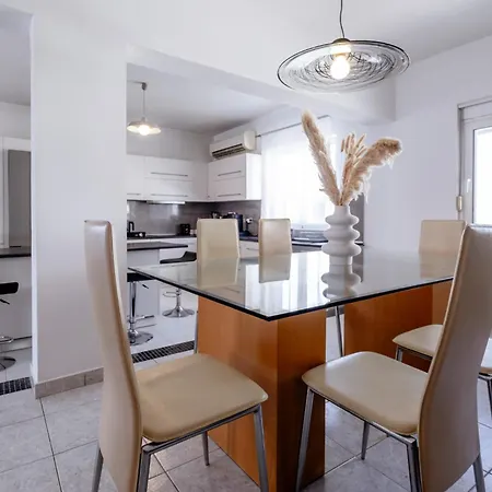 Marys House 2 度假居 Rhodes City